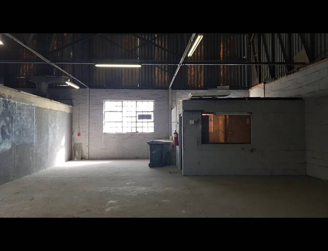 200M² FACTORY RENTED IN BLACKHEATH INDUSTRIAL